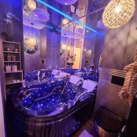 Warszawa Wola Wyjatkowe Studio Z Jacuzzi, Sauna I Fotelem Do Masazu - Exceptional Studio In Warsaw With Jacuzzi, Sauna And Massage Chair Exterior foto